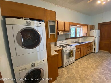 313 E Scott St, Grand Ledge, MI 48837 - photo 3