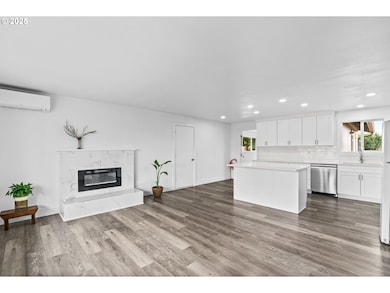 306 Broadway St, Springfield, OR 97477 - photo 3