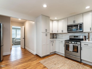 009-1280x960-kitchen