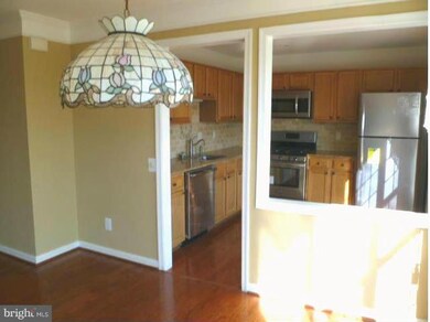 8207 Crossbrook Ct unit 202, Lorton, VA 22079 - photo 4