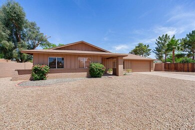 9292 E