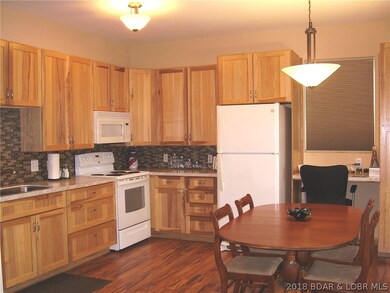 Eat-In Kitchen