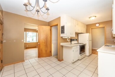 1504 Madison St, Cedar Falls, IA 50613 - photo 7