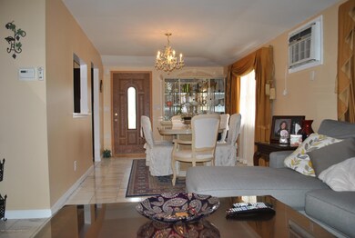 54 Logan Ave, Staten Island, NY 10301 - photo 3