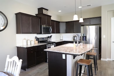 3037 Mount Rainier Ln, Clovis, CA 93619 - photo 5