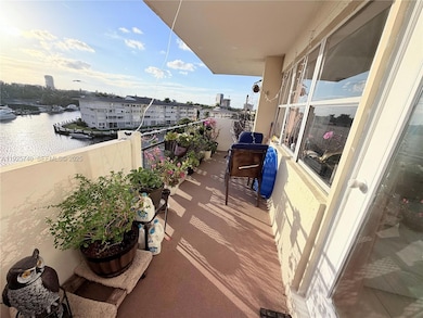 401 Golden Isles Dr unit 512, Hallandale Beach, FL 33009 - photo 4