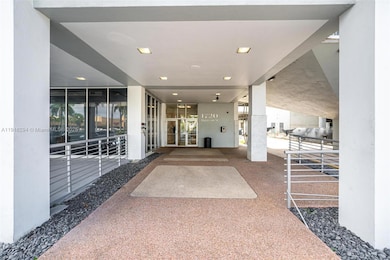 1720 Harrison St unit 10G, Hollywood, FL 33020 - photo 2