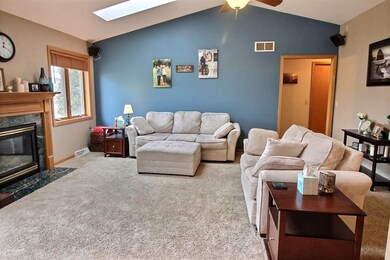 681 Stonebriar Ln, Oregon, WI 53575 - photo 6