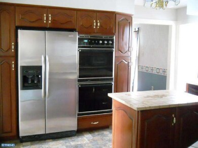 1109 Riverview Dr, Reading, PA 19605 - photo 2