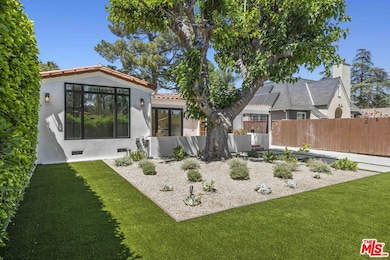 11151 Hortense St, North Hollywood, CA 91602 - photo 2