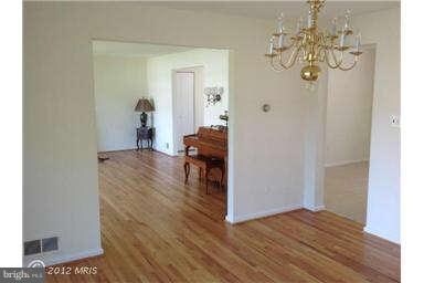 1831 Deer Dr, McLean, VA 22101 - photo 3