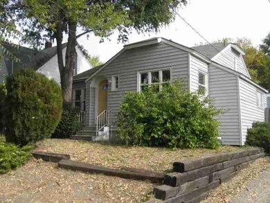 717 Mitchell St, Klamath Falls, OR 97601 - photo 2