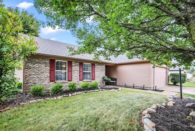 12725 Sovereign Ln, Fishers, IN 46038 - photo 2