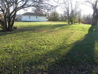 125 N Hinkley St, Moberly, MO 65270 - photo 5