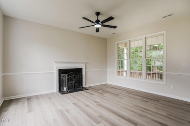 001-photo-living-room-14616730