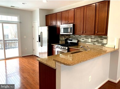 15638 John Diskin Cir, Woodbridge, VA 22191 - photo 4