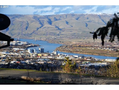 200 W Scenic Dr, the Dalles, OR 97058 - photo 2
