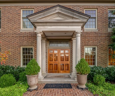 100 Idle Hour Dr unit 10, Lexington, KY 40502 - photo 2