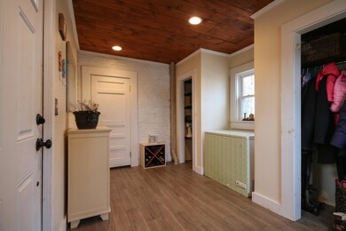 21 Main St Windham - Entry-1