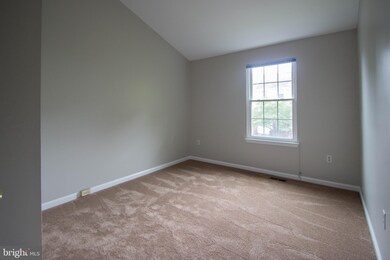 245 Finchingfield Ct, Sterling, VA 20165 - photo 7