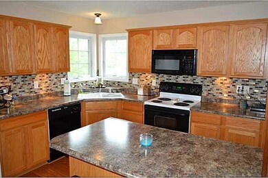 2516 Eagle Point Ct, Des Moines, IA 50320 - photo 2