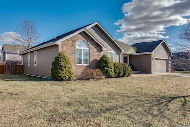 4348 SW Misty Harbor Ave, Topeka, KS 66610 - photo 2