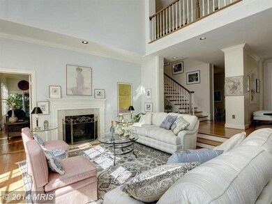 7900 Sandalfoot Dr, Potomac, MD 20854 - photo 4