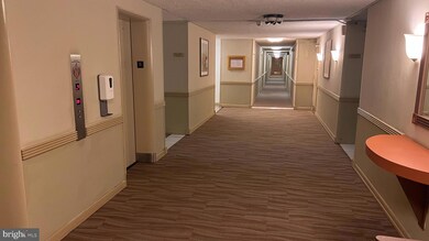 Radnor House unit 613, Bryn Mawr, PA 19010 - photo 3