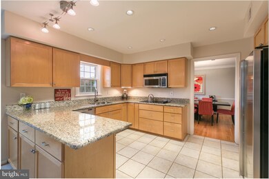 12215 Lake James Dr, Herndon, VA 20171 - photo 7