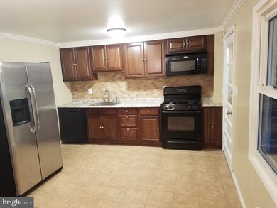 317 Wisewell Ct, Halethorpe, MD 21227 - photo 4