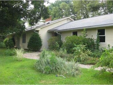 11 Barry Cir, Amherst, MA 01002 - photo 2