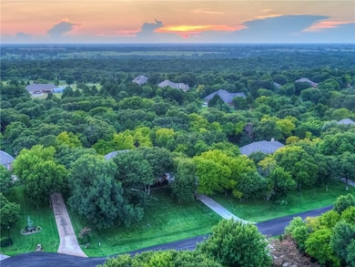 7175 Hollow Brook Dr, Edmond, OK 73025 - photo 2