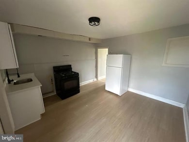 811 N Mount St, Baltimore, MD 21217 - photo 3