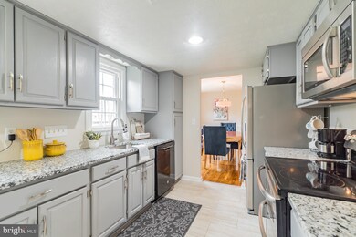 17612 Princess Anne Dr, Olney, MD 20832 - photo 5