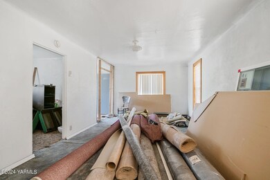 810 S 6th Ave-3