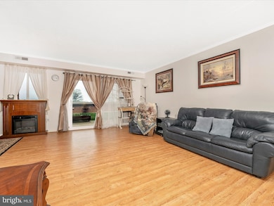 1747 Edgewood Hill Cir unit 2, Hagerstown, MD 21740 - photo 7