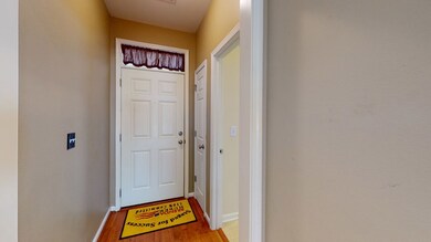 Foyer Out
