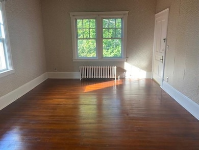 82 High St unit 2S, Bristol, RI 02809 - photo 3