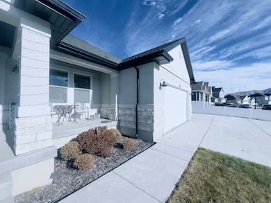 373 E Gilbert Peak Way, Eagle Mountain, UT 84005 - photo 3