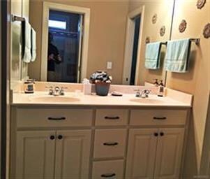 Jack n Jill bath