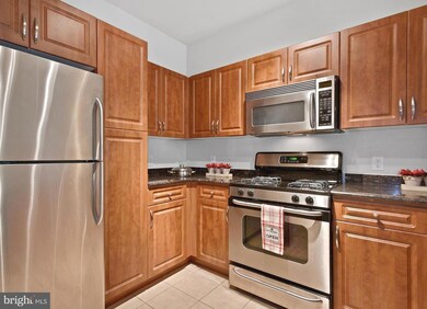 12917 Centre Park Cir unit 312, Herndon, VA 20171 - photo 5