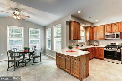 12987 Torchlight Dr, Woodbridge, VA 22193 - photo 5