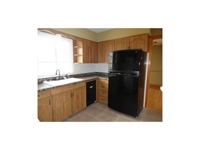 More kitchen.