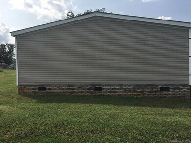 215 Grassy Meadow Ln, Statesville, NC 28625 - photo 4