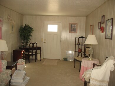 5738 Box R Living Room (1)