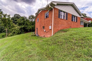 236 Charles Ave, Asheboro, NC 27205 - photo 4