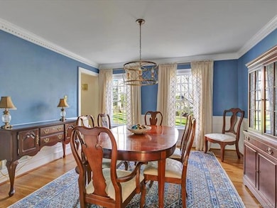 Dining room.