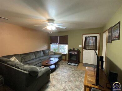 200 Holt Cir, Hoyt, KS 66440 - photo 4