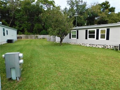 5835 Arapaho Ct, Zephyrhills, FL 33542 - photo 4