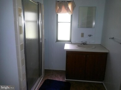 513 Phillips Ln, Bunker Hill, WV 25413 - photo 6